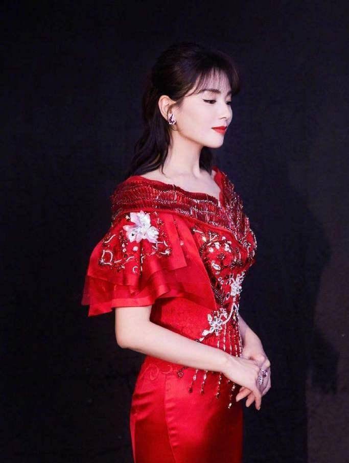 原创41刘涛太惊艳穿红色礼服秀括号臀好身材都是练出来的
