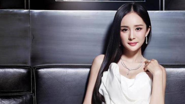 原创原创5岁小糯米照片曝光简直就是迷你版杨幂基因真强大