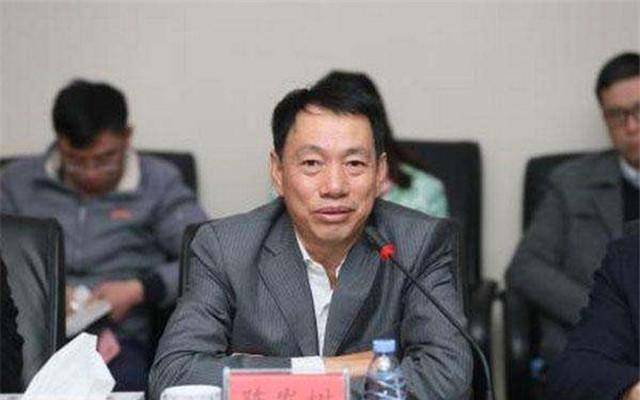 原创福建首富四年级辍学打工23岁一天赚200万家人投奔还看能力