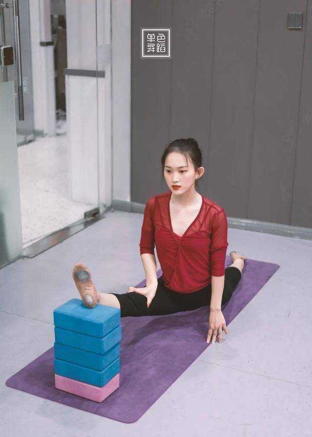 原创5步解锁一字马,提高舞蹈柔韧性!