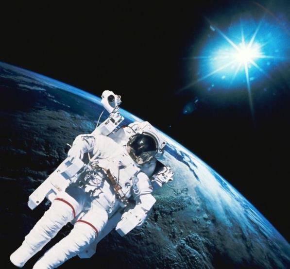 为啥宇航员在上太空之前,指甲要被拔掉,会严重威胁生命安全_工作_人类