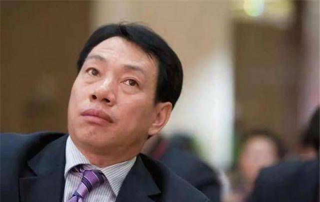 原创福建首富四年级辍学打工23岁一天赚200万家人投奔还看能力