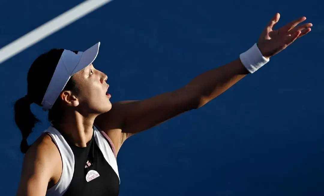 网坛女子大爆发王欣瑜20横扫与郑欣文携手32强约战凯