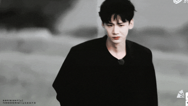 原创春山学终露面白敬亭首次公开露面紧张哆嗦含泪发言