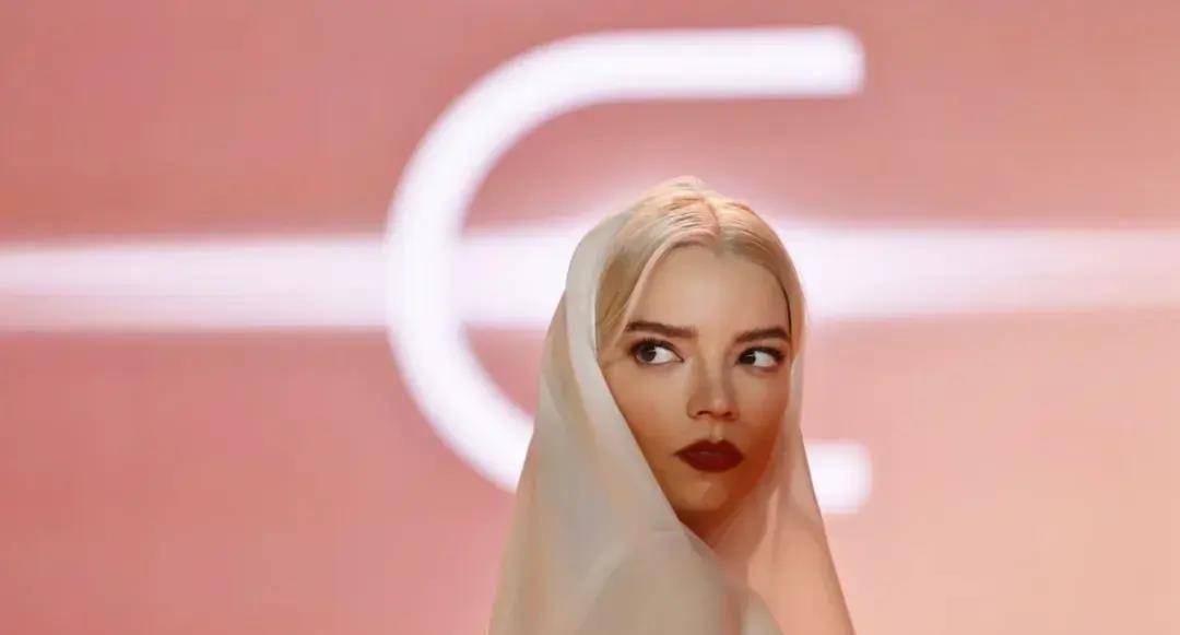 《沙丘2》惊鸿一瞥的性感荷尔蒙,原来早就是实力派的美女明星了_安雅