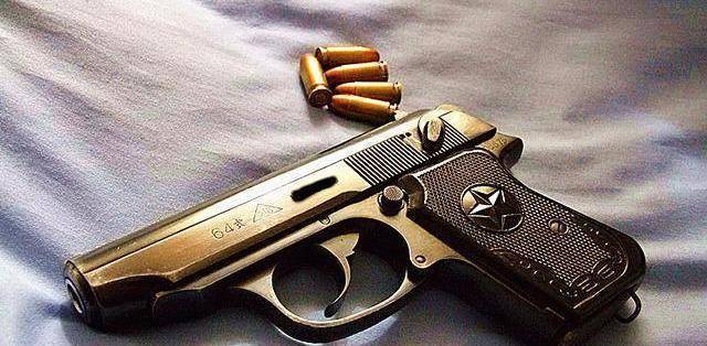 另外,太空是真空,子弹没有阻力,子弹的速度衰减会很低,可以飞得更远