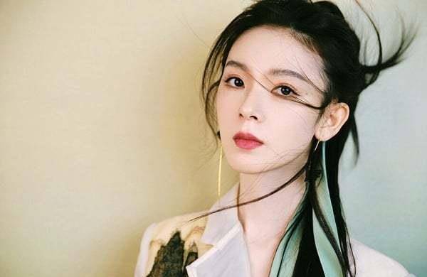 崭露头角,毕竟之前耽改剧《陈情令》和《山河令》每一部都取得了巨大