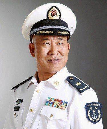 原创7岁毁容被嫌弃荧幕丑角却敢与潘长江比帅演技精湛成国家一家