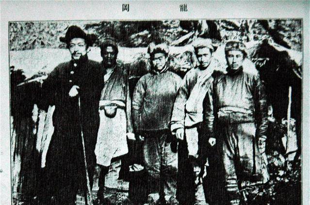 一代民国奇人有多牛?被追捕30年,赏金20万,头部中7枪还能生还_刘建封_
