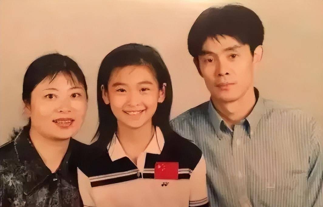 54岁"雪姨"乘风破浪:35岁生子,历经2段婚姻,如今单身很快乐_王琳_角色