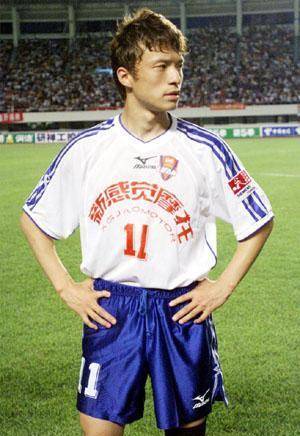 原创国足名将谢晖家产雄厚与二婚外国美女结合却不愿给前妻300万