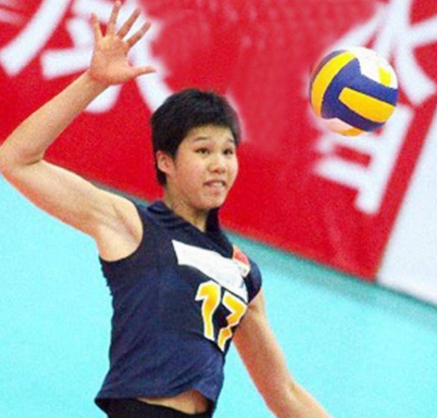 雅典夺冠之后,我们只是在主攻位置上由王一梅,楚金玲替代了王丽娜和