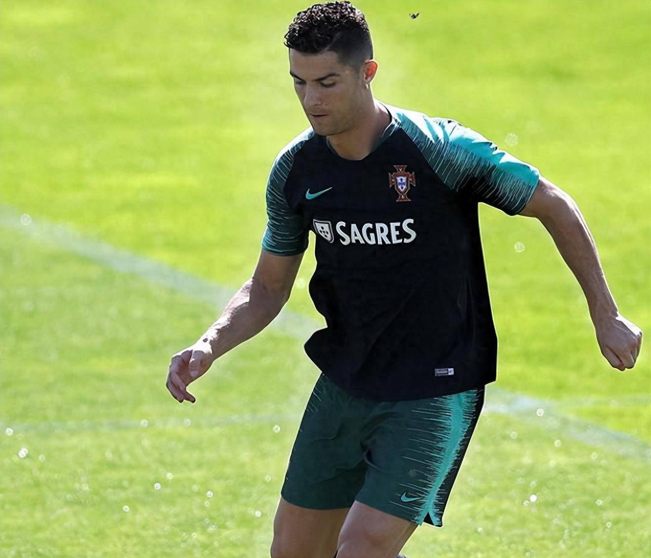 c罗:沙特度假展家庭幸福,备战斗志昂扬_生活_乔治娜_足球