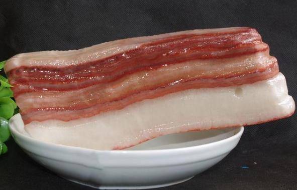 原创老汉意外捡到猪肉石曾有人出10万没卖鉴定结果怎样