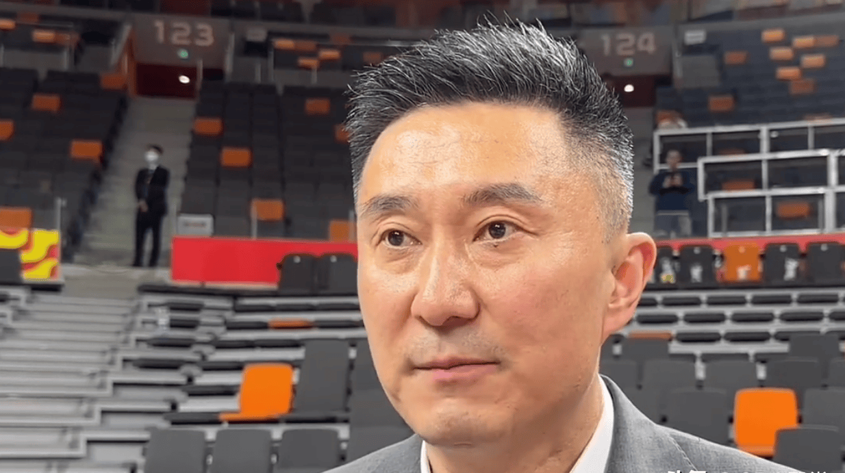 粤浙趣事!徐杰直呼神医,徐昕痊愈,小胡领袖气质,杜锋 2将专访_比赛_广