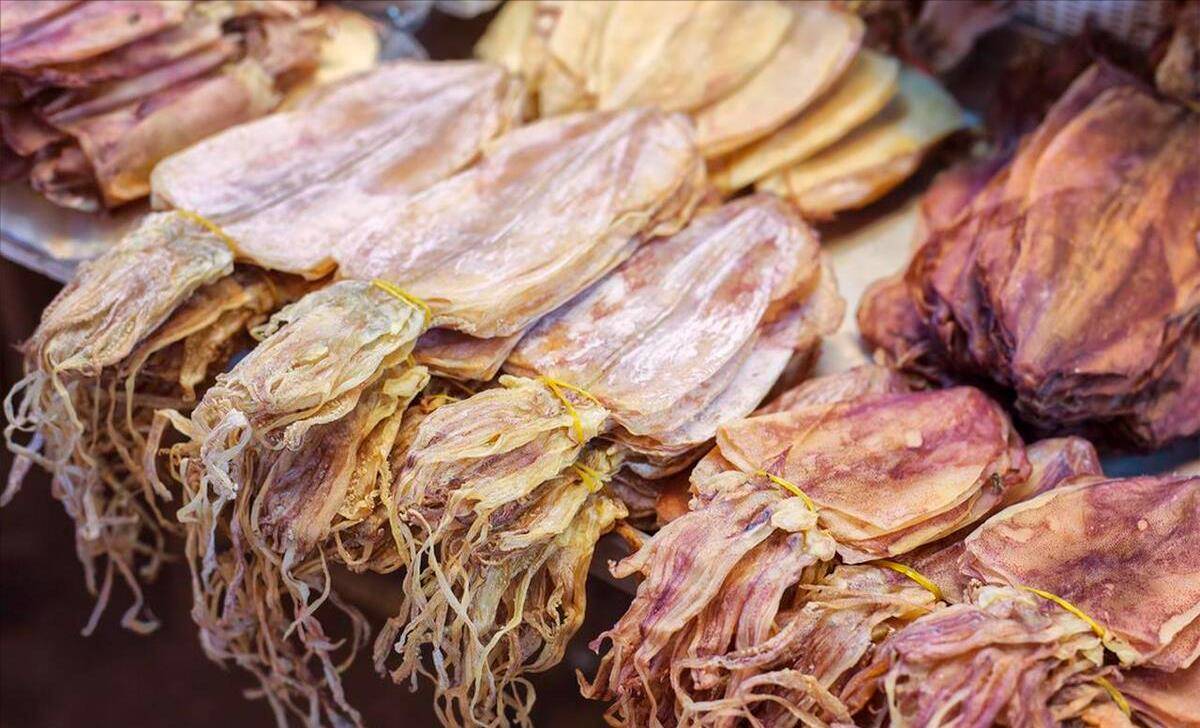 泡发干鱿鱼,别再用碱水,渔民分享20年经验,营养不流失,鲜味足