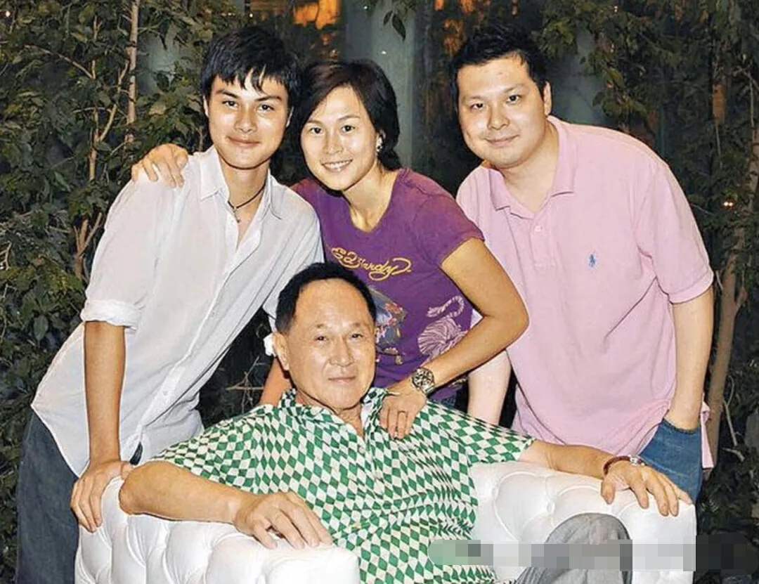 原创梁安琪生日这天和她合影的港圈名媛家族故事要多狗血有多狗血