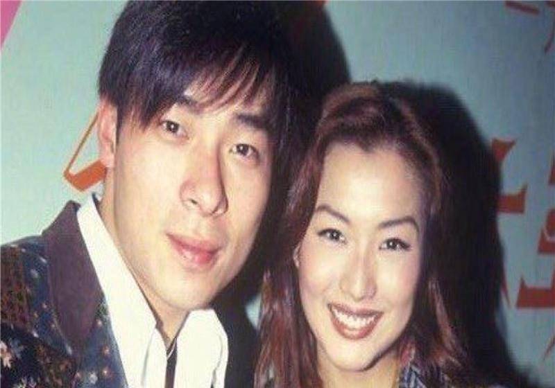 郑秀文许志安夫妇合体了婚姻风波后首次一起出门逛街