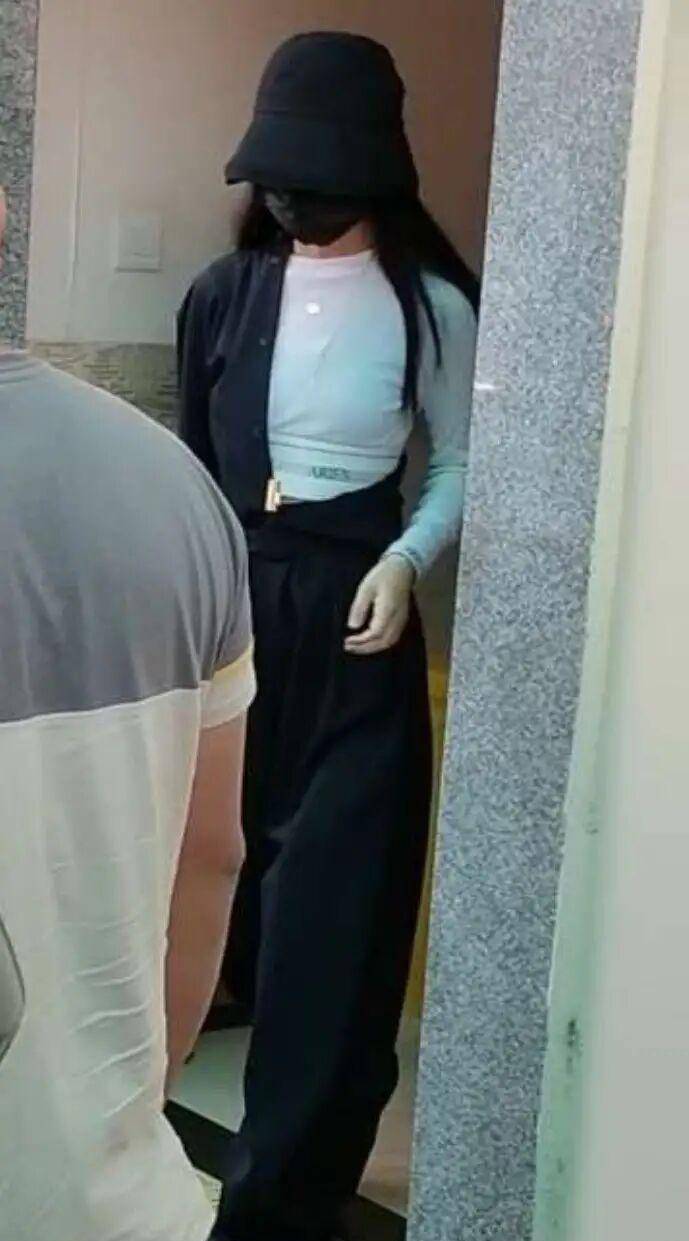 原创赵丽颖产后首档综艺节目路透糊图产后变得这么洋气