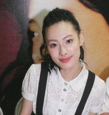 原创梁洛施奶奶曝光曾拒绝母女进门今为孙女千亿家产决定万里认亲