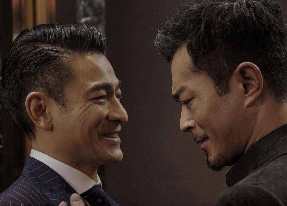 原创原创51岁古天乐骑电动车上下班用12元菜篮子无助理保镖太低调