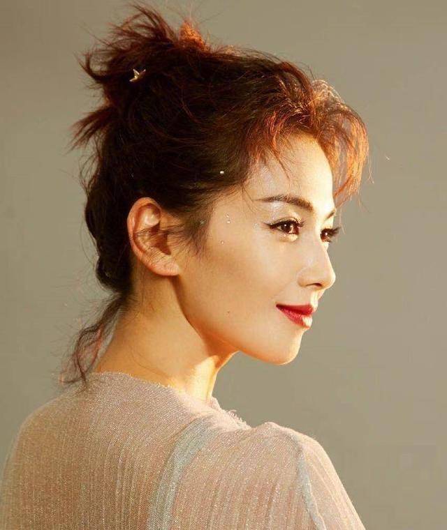 刘涛的作品却越来越少了,除了演技的原因之外,年龄也是挑战,如今刘涛