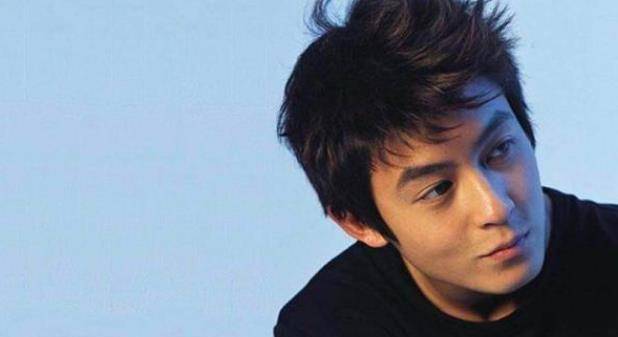 在香港的圈内,最有名的男艺人就是:金城武,摄影师,吴彦祖以及古天乐