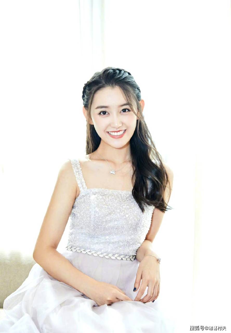 这谁顶得住嘛23岁蒋依依饱满有料着实性感