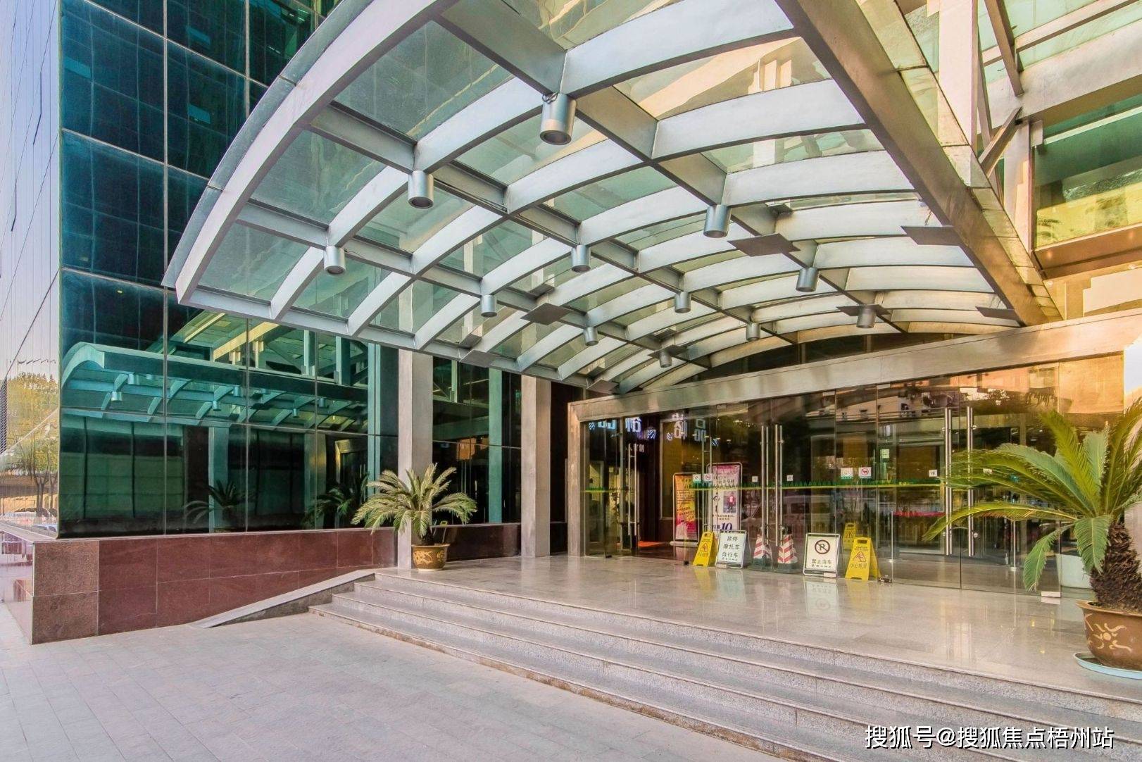 2024年武汉泰合广场的优缺点分析合不合适租预约通道