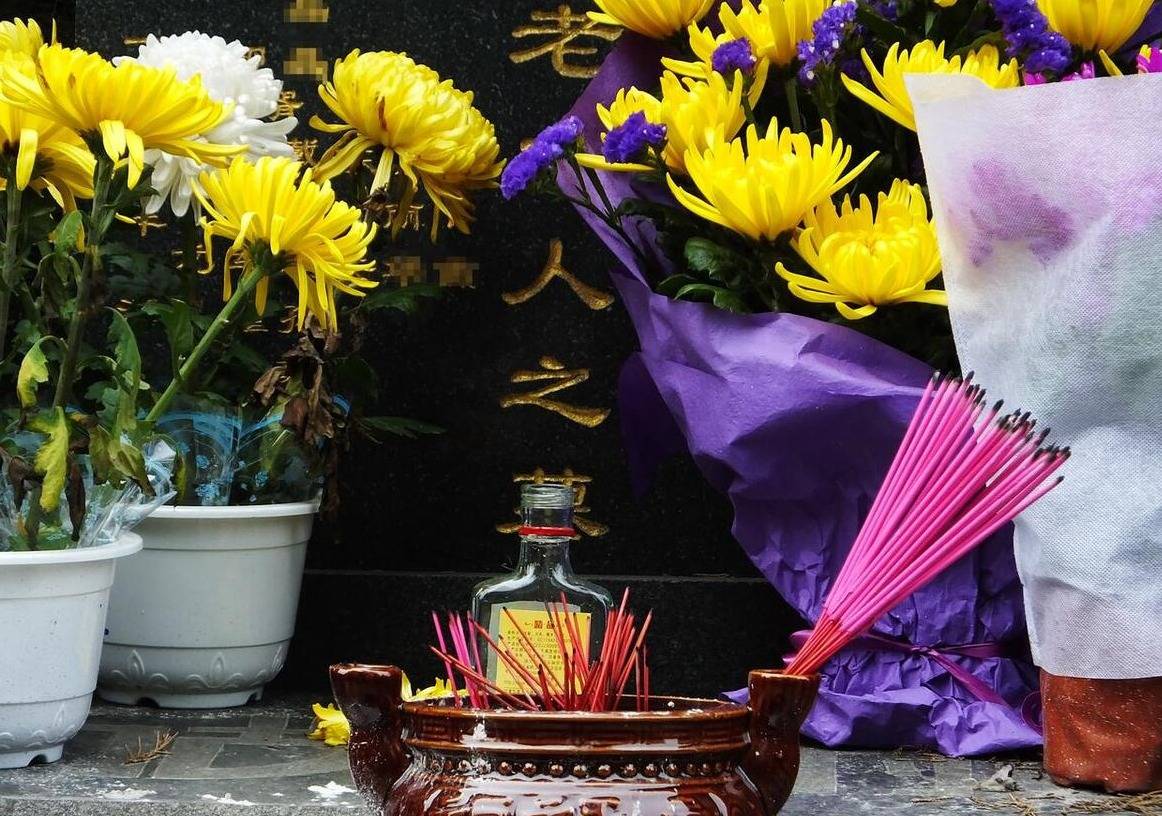 原创今年是无春的清明节老传统有五人要躲坟分别是是哪五人