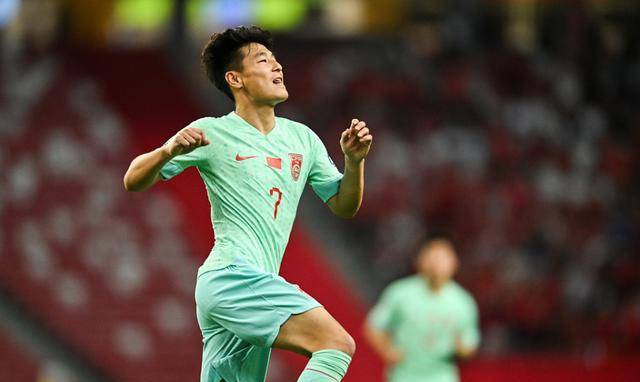 原创武磊言论引争议赢新加坡不足以自豪球迷指责踢球表现