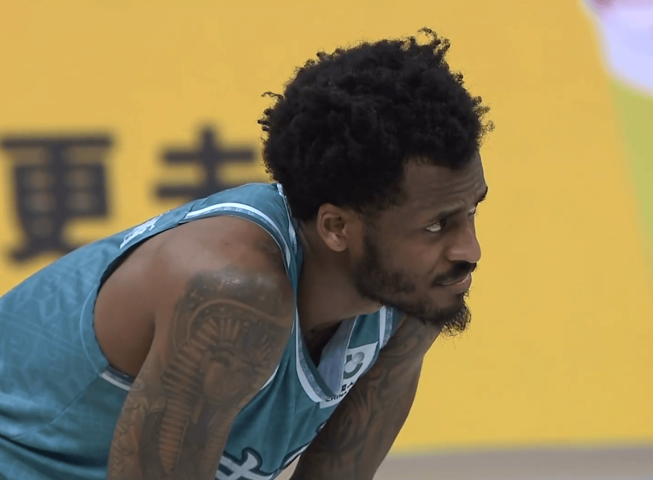 被抢断后学张镇麟原地抱头,更让西热暴怒_辽宁男篮_布莱克尼_1