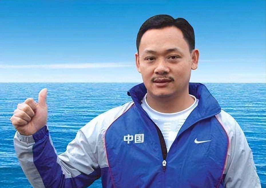 奥运举重冠军占旭刚退役后迎娶初恋空姐已是副厅干部未来可期