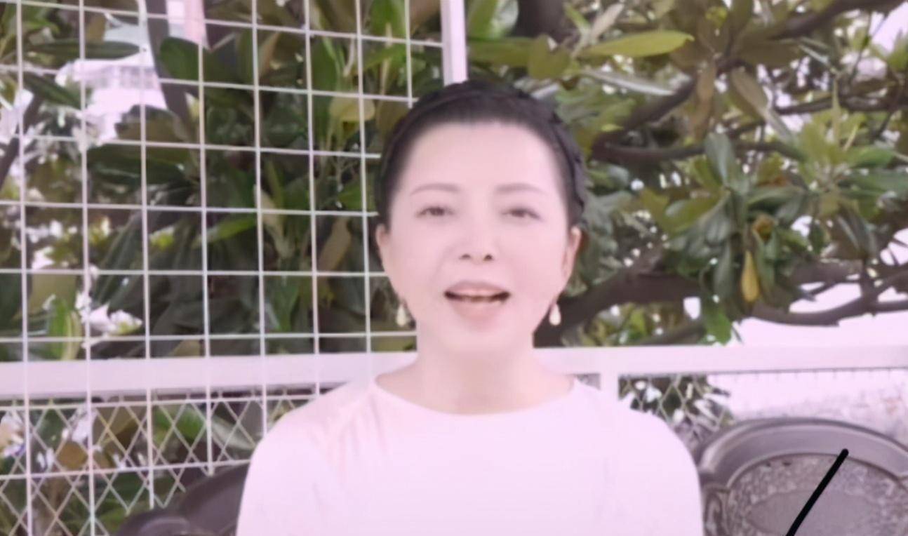 原创原创51岁仇晓风采依旧和汪涵成邻居儿子继承超高颜值