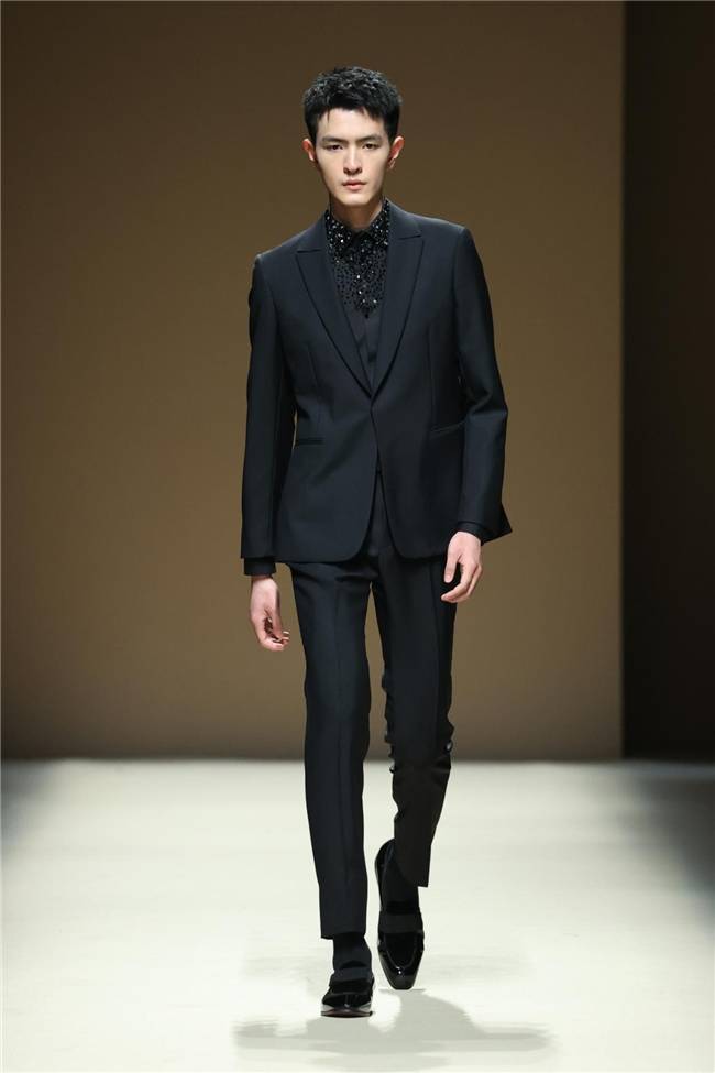 创世trandsaw24collection致敬分寸