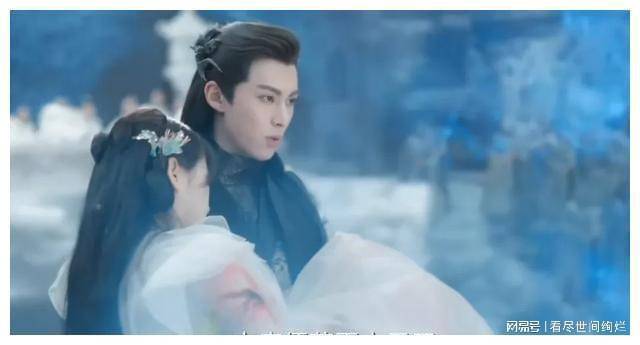 无意中被小兰花唤醒,在小兰花被诬陷成月族奸细,受天雷折磨的时候