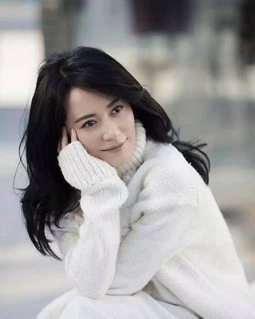 原创51岁单身俞飞鸿:柳云龙是他的初恋,感谢窦文涛陪伴了他20年_曾黎