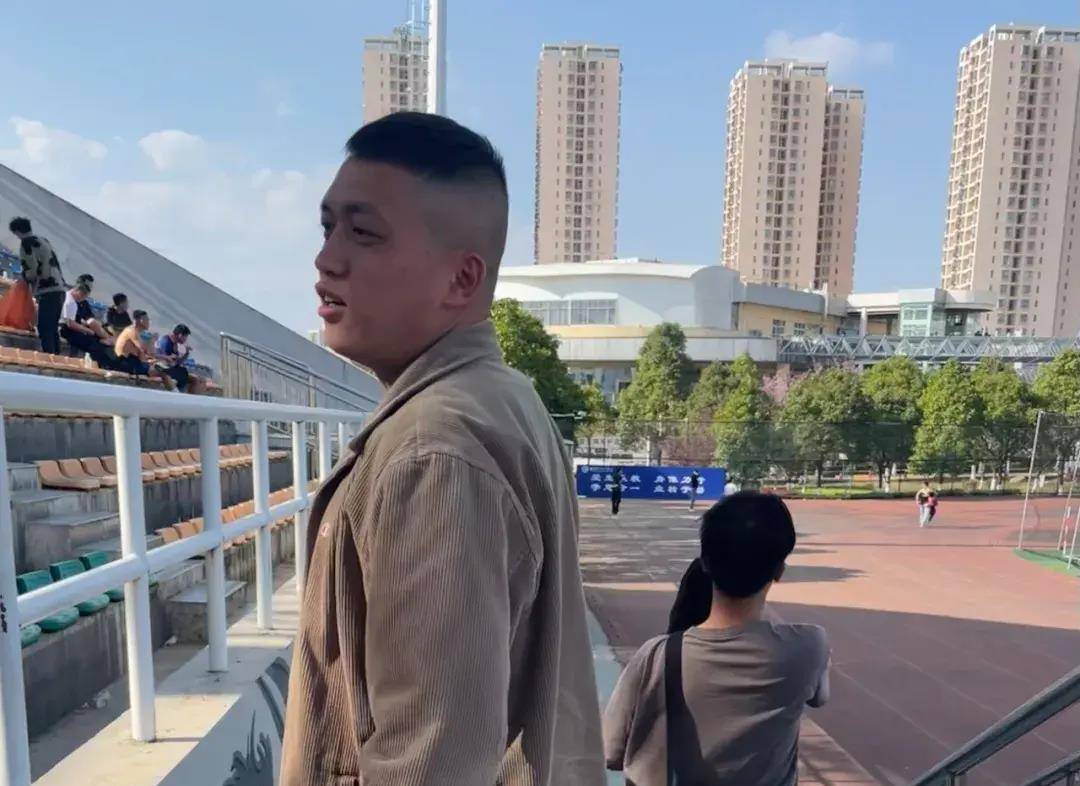 给收官战比个"耶"_葛洪金_比赛_王靖