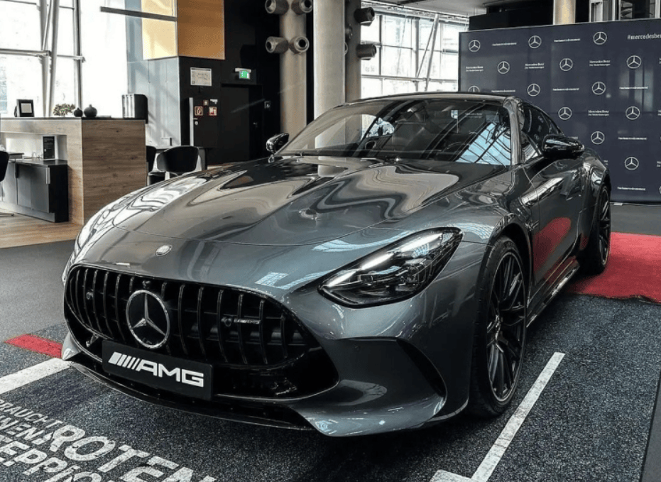 到店实拍全新梅赛德斯-amg gt,内饰外观都进行了全新设计_搜狐汽车