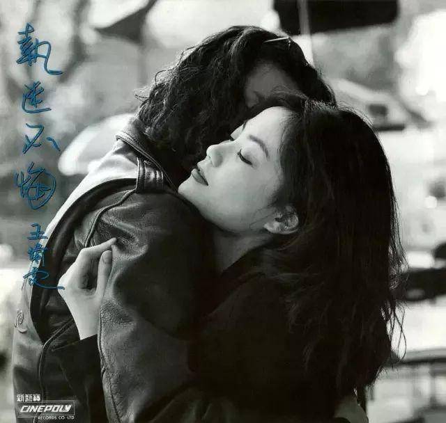 原创原创50岁王菲绿色头发染回黑色亲口确认要出新专辑期待女神新造型