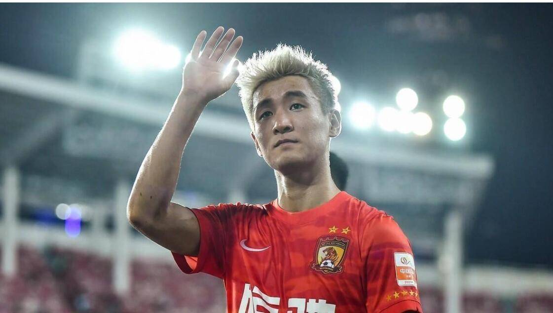 揭秘国足内幕李铁背后的争议郭炳颜韦世豪爆猛料