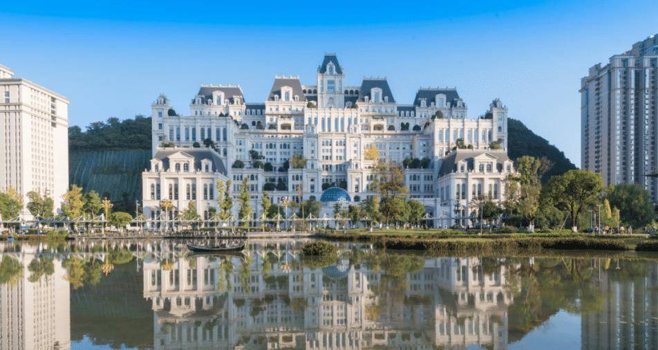贵州第一私人豪宅,造价高达27亿,人送外号贵阳白宫!