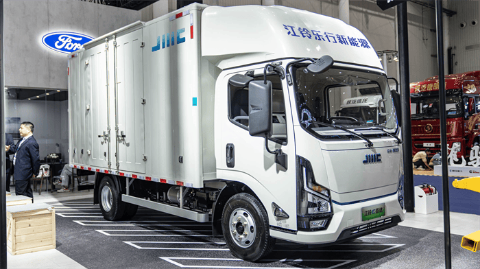 江铃皮卡产品市占份额位居行业第二;江铃轻卡产品市占份额位居行业第