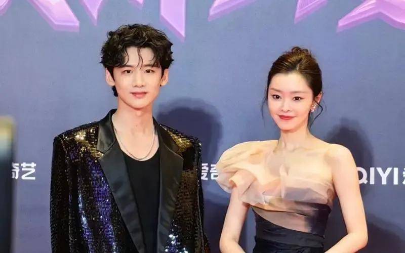 原创国剧盛典上白敬亭主动让c位网友热议其内心真实状态