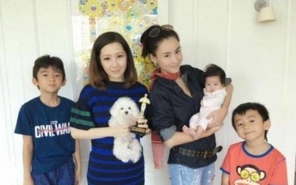 小林青霞是一个非常温柔的妈妈,她对自己的几个孩子,采取的都是半放养