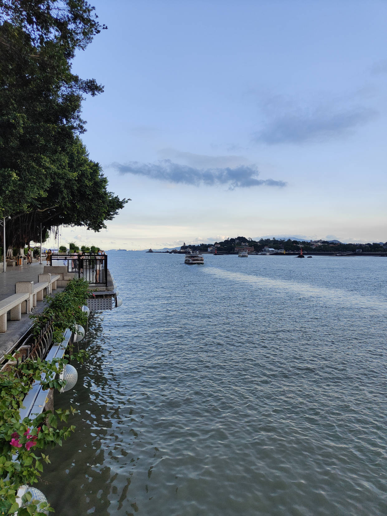 黄厝沙滩→集美学村→十里长堤→厦门双子塔/八市第一天:鼓浪屿→醉美