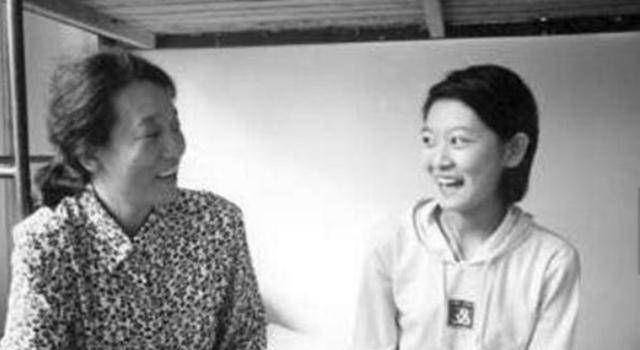 何碧玉:14岁参加高考,考750分满分,留学后声称美国更适合自己