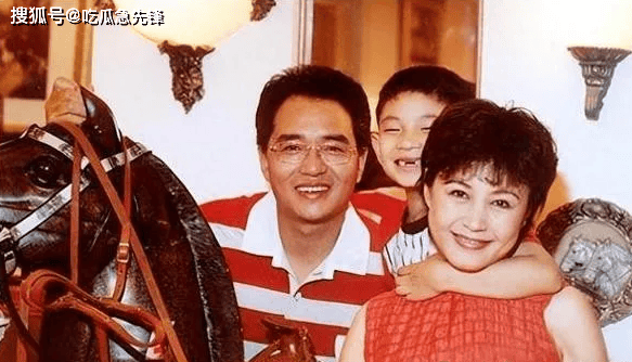 主持人,一见钟情,低调结婚后分居15年,今儿女双全_郑天亮_鲁健_工作
