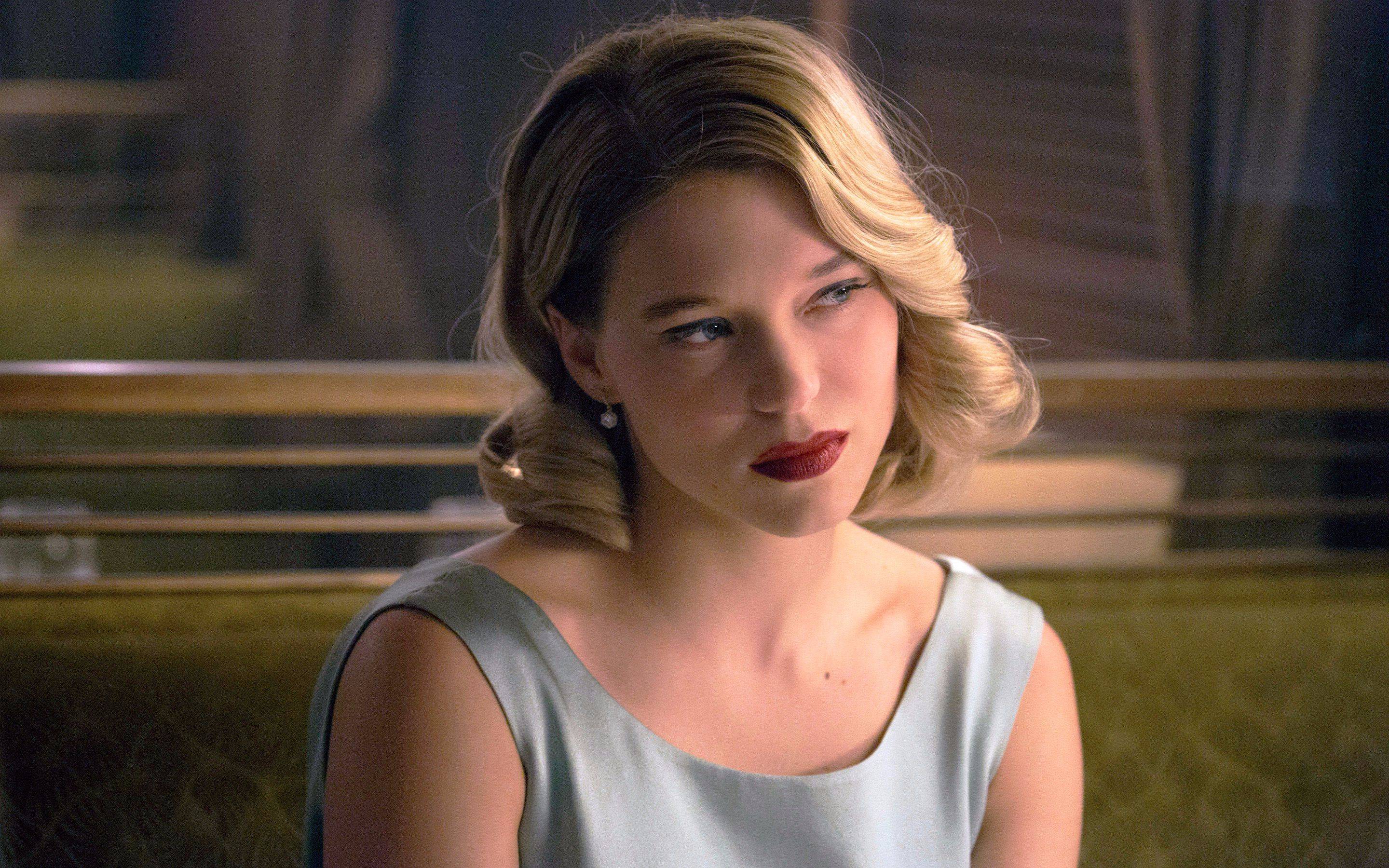 为艺术献身的女星蕾雅赛杜精彩演绎美女与野兽