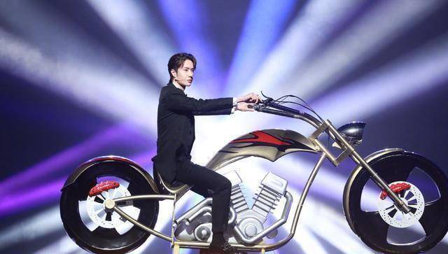 90后娱乐图鉴肖战不敢谈恋爱李现太务实王一博神思维